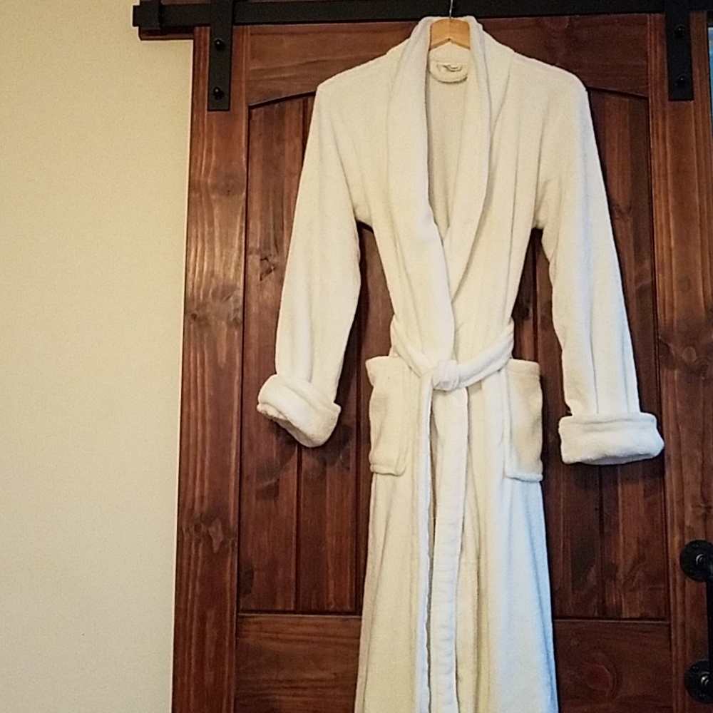 Soma plush robe